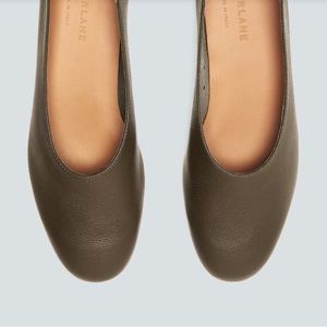 NIB EVERLANE Day Glove Italian Leather Flats 8 Limited Edition Birch